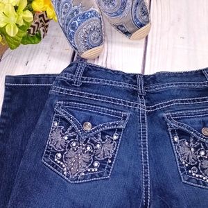 Nine west jeans boot cut.low rise. Nine west jeans Bling on butt embroidered